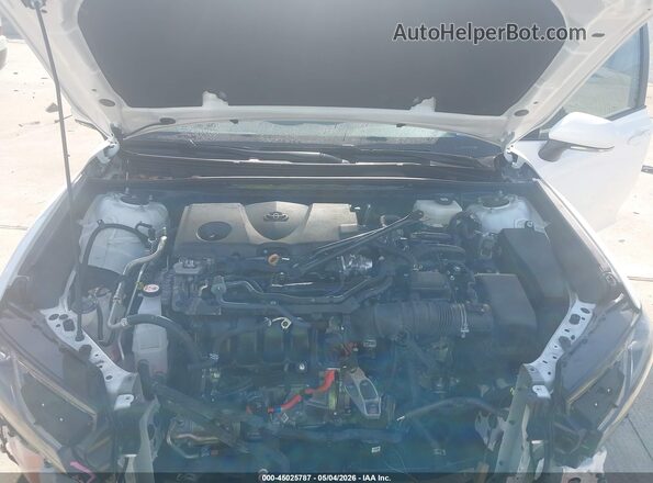 4T1DAACK9TU670009 2026 TOYOTA LE White Вид ззаду