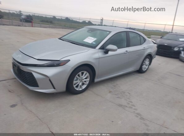 4T1DAACK9TU701064 2026 TOYOTA CAMRY Silver Առջևի ձախ երեք քառորդ տեսարան