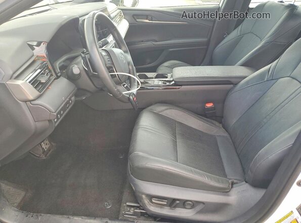 4T1DAACKXSU015646 2025 TOYOTA CAMRY Белый Вид салона спереди