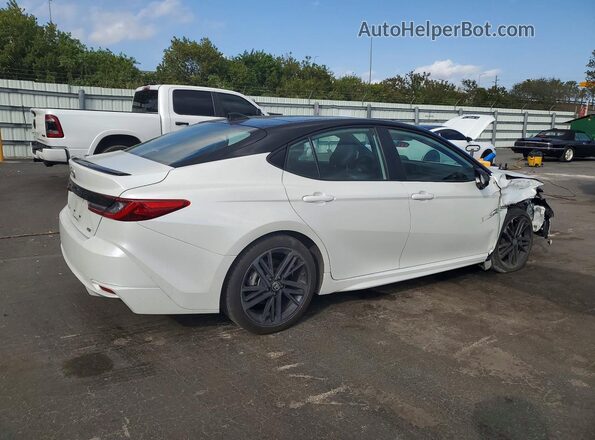 4T1DAACKXSU015646 2025 TOYOTA CAMRY Белый Задняя правая четверть