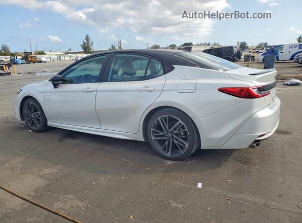 4T1DAACKXSU015646 2025 TOYOTA CAMRY Белый Задняя левая четверть