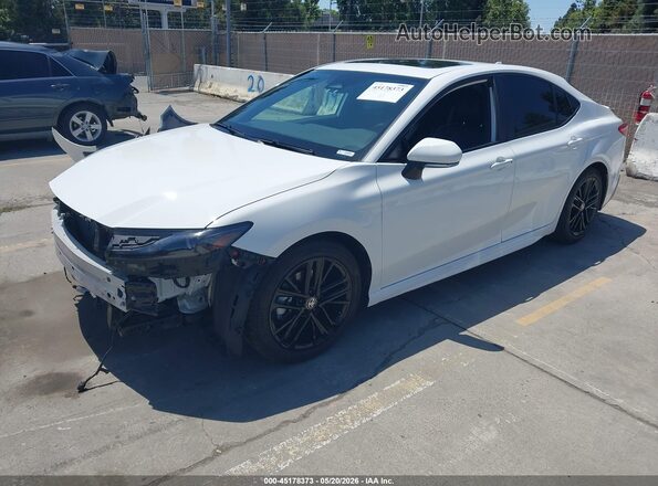 4T1DAACKXSU031667 2025 TOYOTA CAMRY White Передня ліва чверть