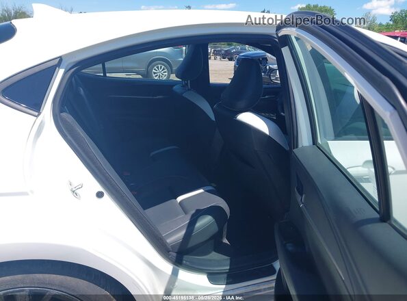 4T1DAACKXSU062840 2025 TOYOTA CAMRY White Widok naklejki z numerem VIN