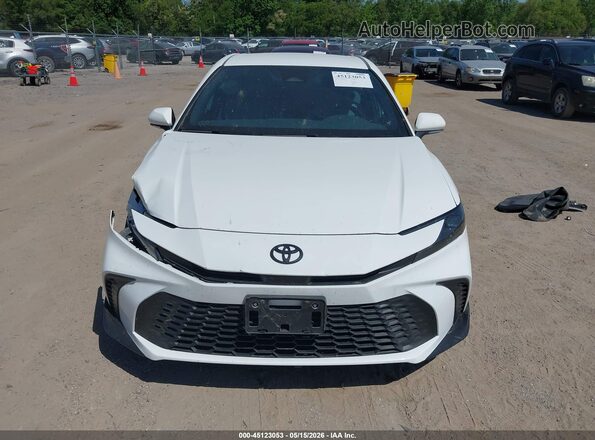 4T1DAACKXSU533367 2025 TOYOTA CAMRY White Սարքավորումների վահանակի տեսք
