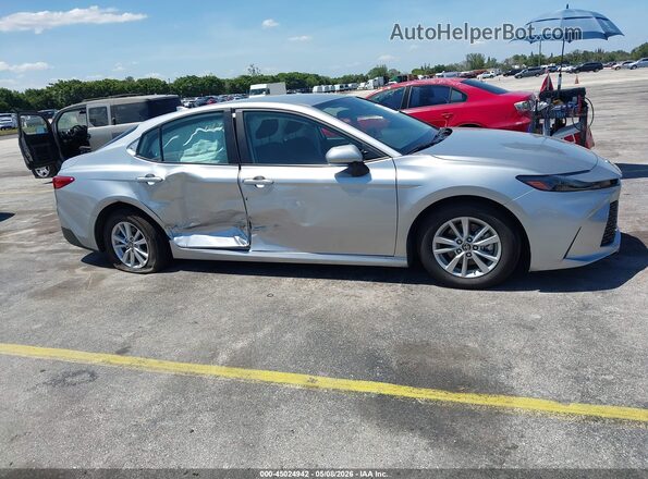 4T1DAACKXSU586134 2025 TOYOTA LE Silver Rear interior view