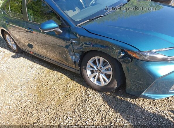 4T1DAACKXSU619973 2025 TOYOTA CAMRY Turquoise Widok z przodu