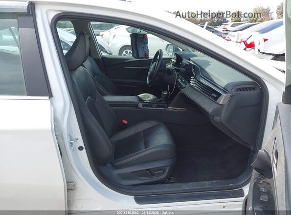 4T1DBADK3SU013457 2025 TOYOTA LE White Widok wnętrza z przodu
