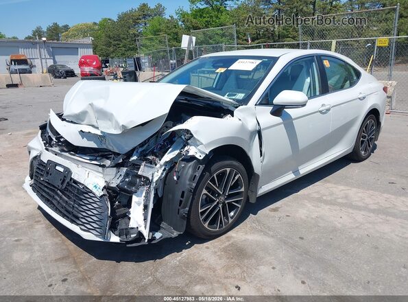 4T1DBADK9SU032000 2025 TOYOTA CAMRY White Front left