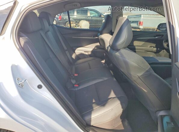 4T1DBADK9TU542882 2026 TOYOTA LE White Widok tylnych siedzeń