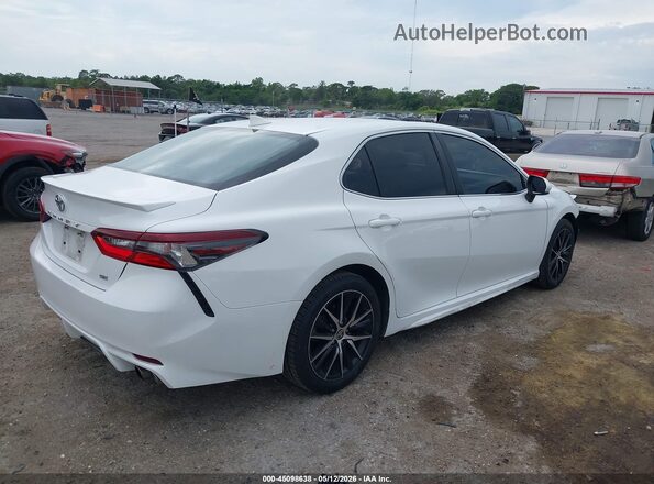 4T1G11AK0MU411121 2021 TOYOTA CAMRY White 