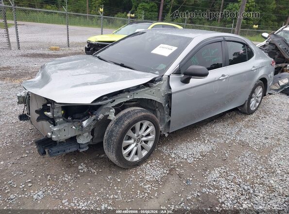4T1G11AK4LU384553 2020 TOYOTA CAMRY Silver Передня ліва чверть