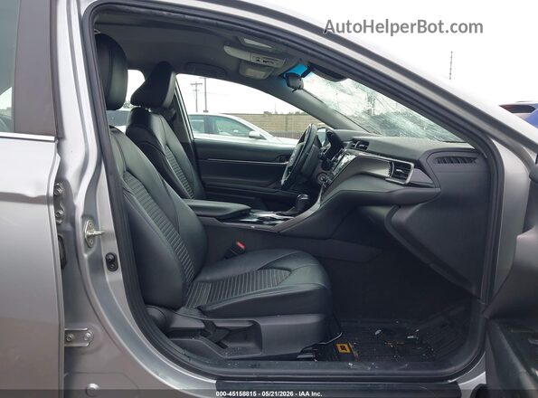 4T1G11AK7LU934036 2020 TOYOTA CAMRY Silver წინა სალონის ხედი