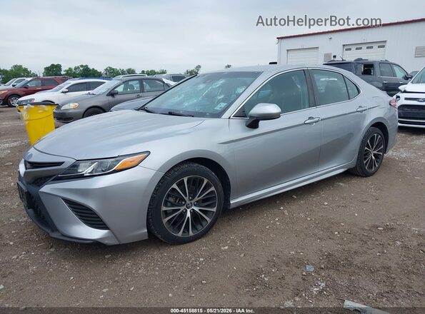 4T1G11AK7LU934036 2020 TOYOTA CAMRY Silver წინა მარცხენა ხედი სამი მეოთხედიდან