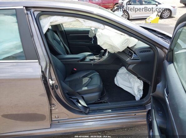 4T1G11AK8PU825090 2023 TOYOTA CAMRY Gray წინა სალონის ხედი