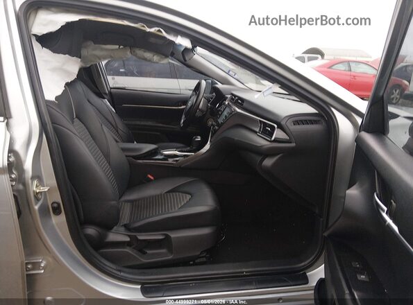 4T1G11AK9LU893084 2020 TOYOTA CAMRY Silver Vista interior delantera
