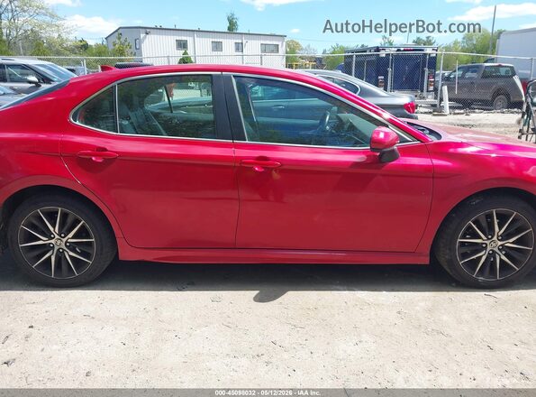 4T1G11AKXMU478535 2021 TOYOTA CAMRY Red Rear interior view
