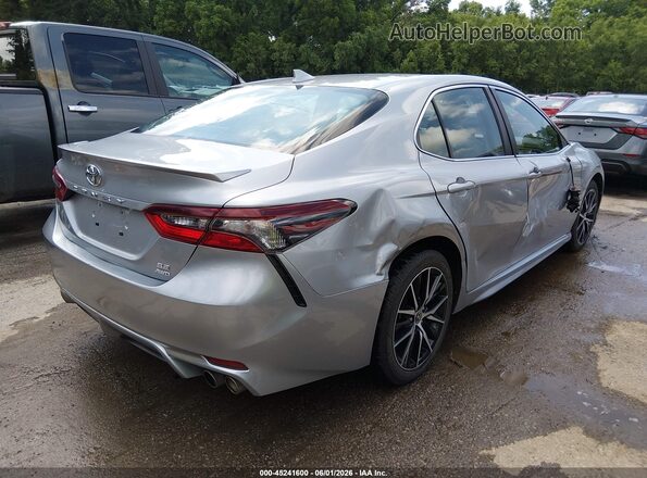 4T1G11BK0MU047135 2021 TOYOTA CAMRY Silver უკანა მარჯვენა