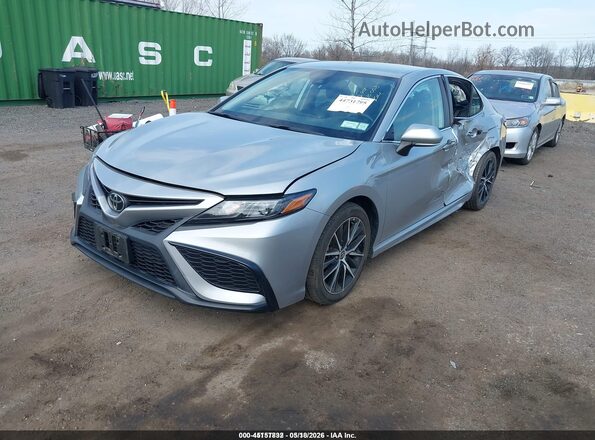 4T1G11BK8NU062192 2022 TOYOTA CAMRY Silver Передня ліва чверть
