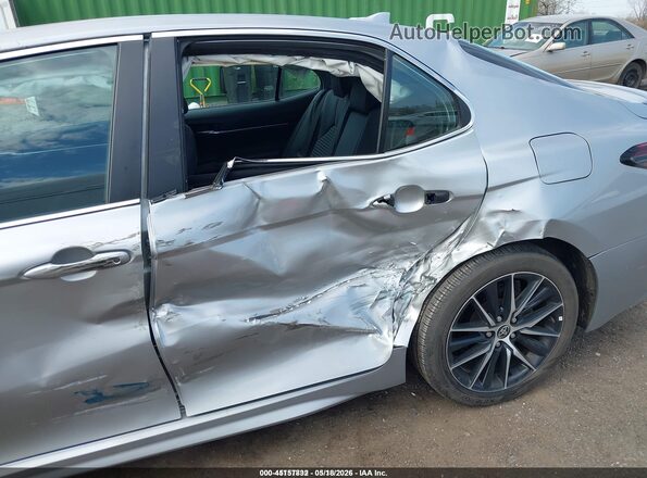 4T1G11BK8NU062192 2022 TOYOTA CAMRY Silver Вид спереду
