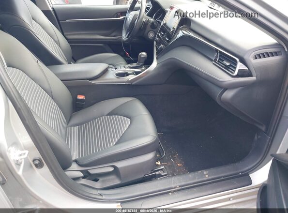 4T1G11BK8NU062192 2022 TOYOTA CAMRY Silver Вид салону спереду