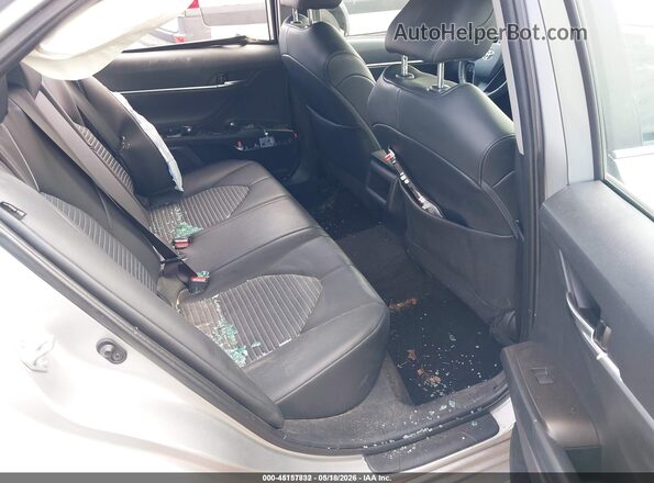 4T1G11BK8NU062192 2022 TOYOTA CAMRY Silver Вид наклейки з VIN-кодом