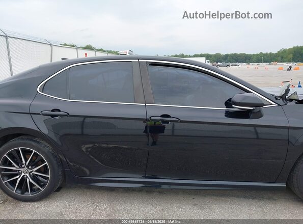 4T1G11BKXMU027748 2021 TOYOTA CAMRY Black 