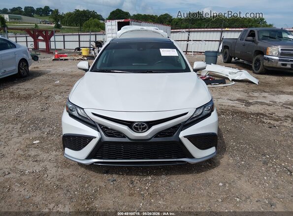 4T1K61AK1MU514012 2021 TOYOTA CAMRY Белый Вид задней части салона