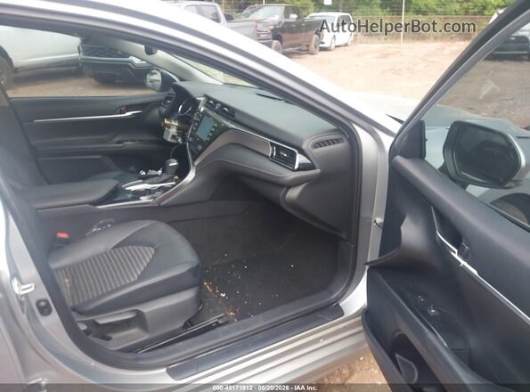 4T1M11AK6LU993324 2020 TOYOTA CAMRY Silver Front interior view
