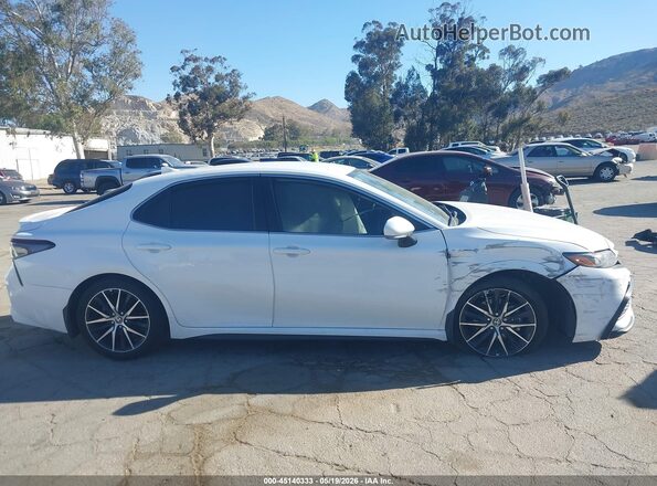 4T1T11AKXRU902575 2024 TOYOTA CAMRY White Rear interior view
