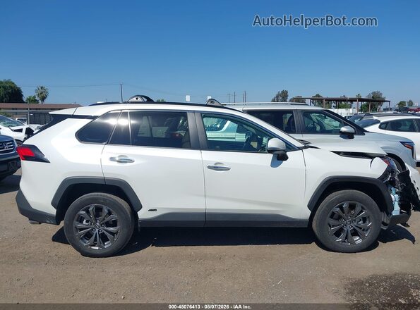 4T3D6RFV2NU078872 2022 TOYOTA LIMITED White Սալոնի հետևի տեսք