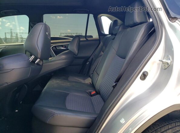 4T3E6RFV8MU007033 2021 TOYOTA RAV4 Silver Vista de los asientos traseros