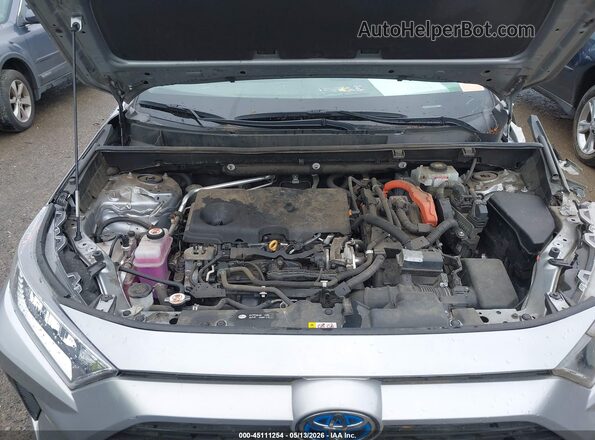 4T3LWRFV1MU019046 2021 TOYOTA LE Silver Widok z tyłu