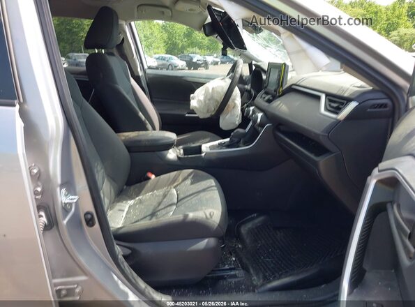 4T3LWRFV6NU053968 2022 TOYOTA RAV4 Silver Front interior view