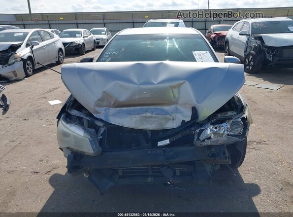 4T4BF1FK2GR546499 2016 TOYOTA CAMRY Silver Սալոնի հետևի տեսք
