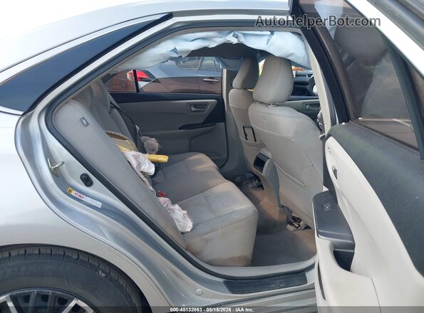 4T4BF1FK2GR546499 2016 TOYOTA CAMRY Silver VIN կոդի պիտակի տեսք