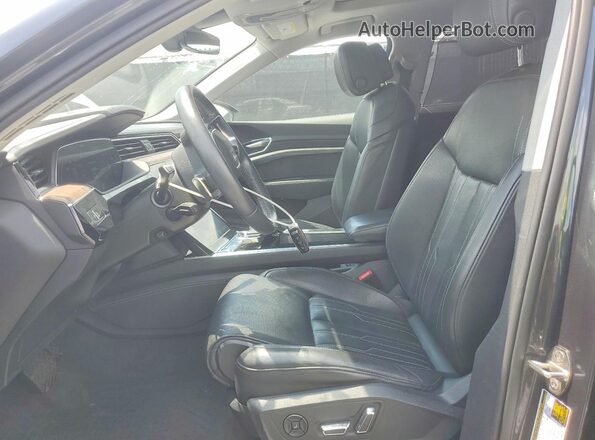 WA1VAAGE8KB025000 2019 AUDI E-TRON Gray Widok deski rozdzielczej