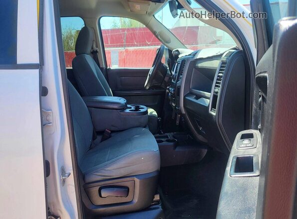 3C6UR5CJ2GG192317 2016 RAM 2500 White Vista trasera