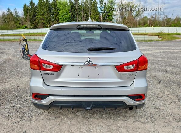 JA4AR3AW8JZ005436 2018 MITSUBISHI OUTLANDER Silver 