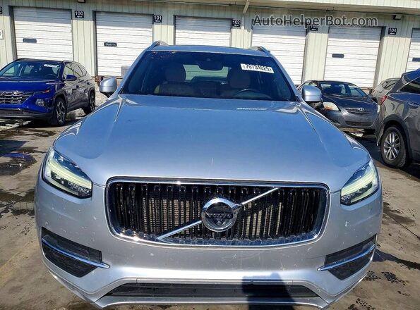 YV4102PK4J1347394 2018 VOLVO XC90 Silver Вид ззаду