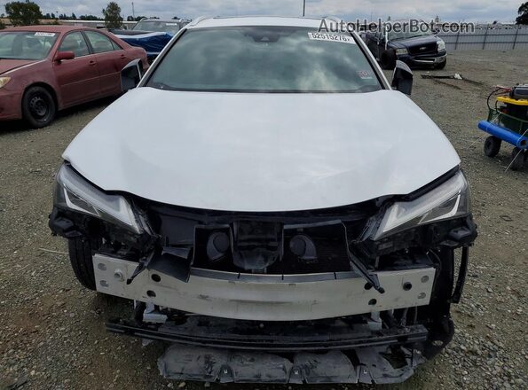 JTHY3JBH1K2006480 2019 LEXUS UX White Widok z przodu