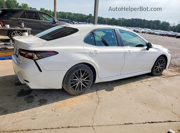 4T1G11AK1MU612669 2021 TOYOTA CAMRY White 