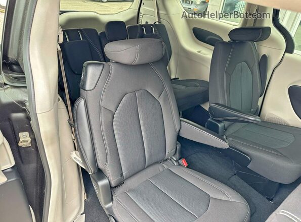 2C4RC1CGXNR105042 2022 CHRYSLER VOYAGER Gray 