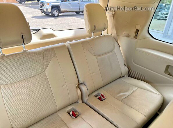 JTJHY7AX3K4284913 2019 LEXUS LX White Widok wnętrza z tyłu