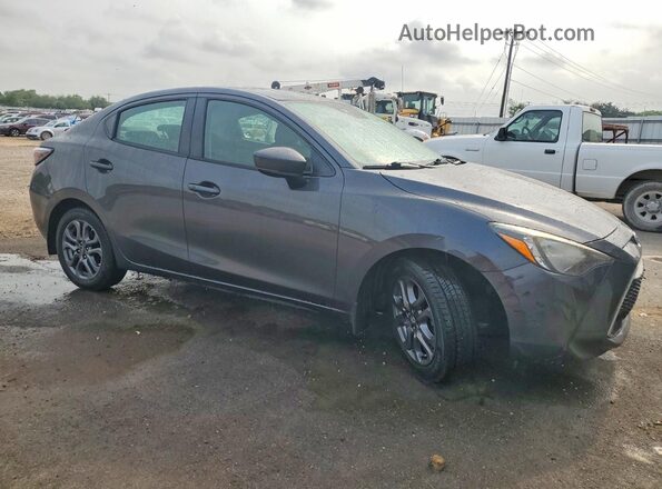 3MYDLBYV9LY707727 2020 TOYOTA YARIS Серый Вид спереди