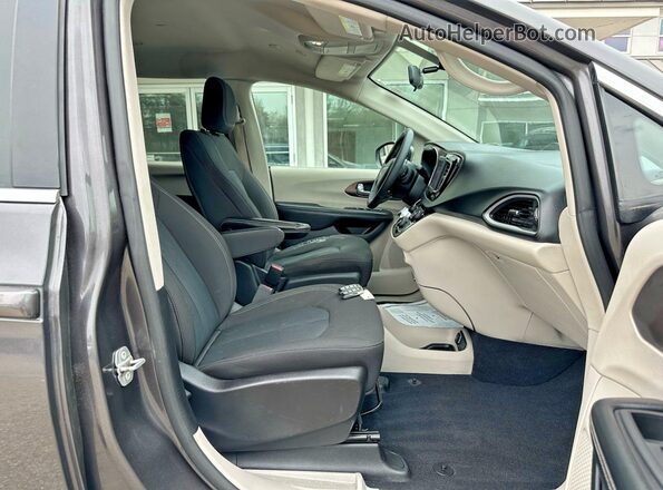 2C4RC1CGXNR105042 2022 CHRYSLER VOYAGER Gray 