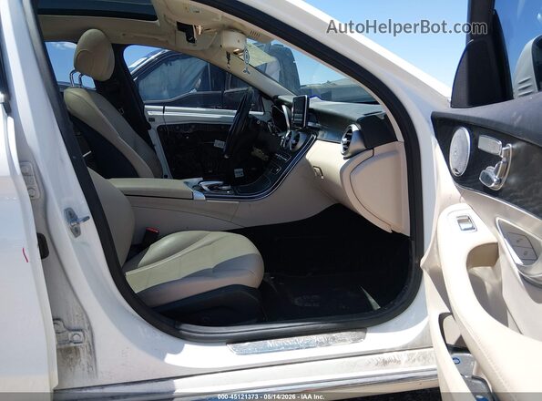 55SWF4JB0GU150006 2016 MERCEDES-BENZ C-CLASS White Front interior view
