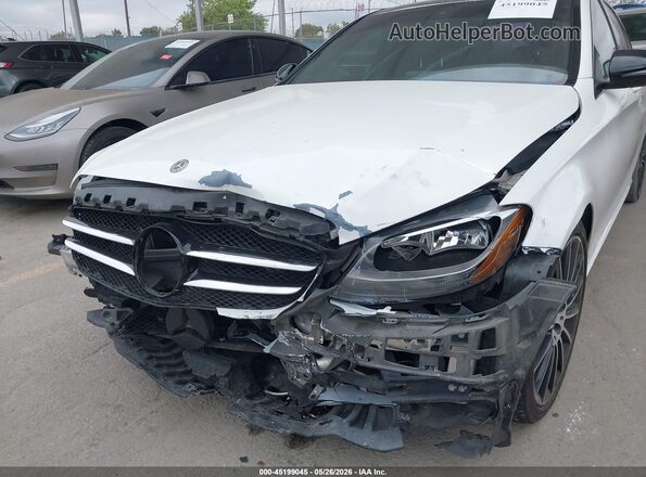 55SWF4JB0JU263879 2018 MERCEDES-BENZ C-CLASS White Widok z przodu