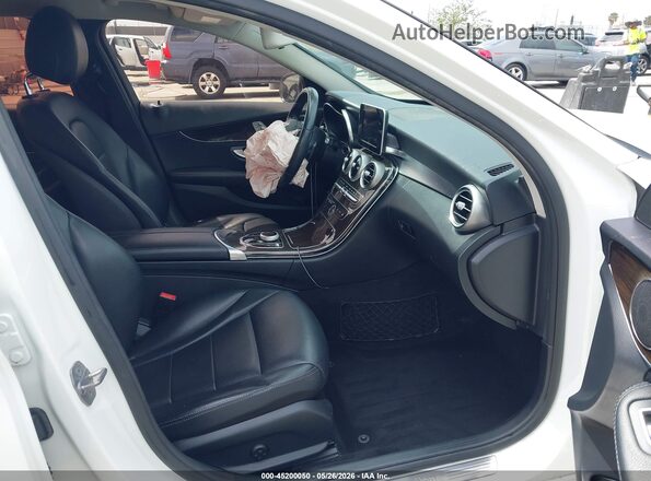 55SWF4JB2HU233423 2017 MERCEDES-BENZ C-CLASS Белый Вид салона спереди