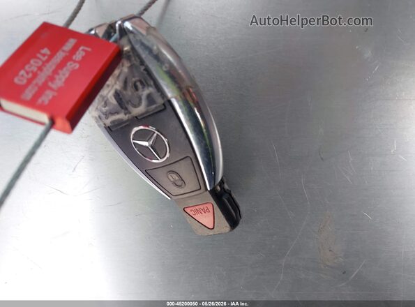 55SWF4JB2HU233423 2017 MERCEDES-BENZ C-CLASS Белый Вид панели приборов