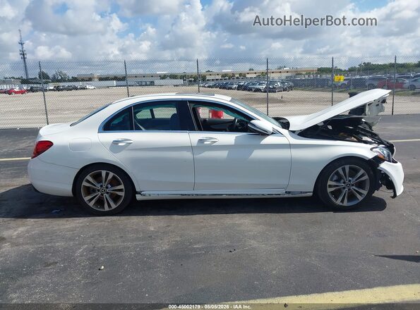 55SWF4JB2JU278996 2018 MERCEDES-BENZ C-CLASS White Vista interior trasera
